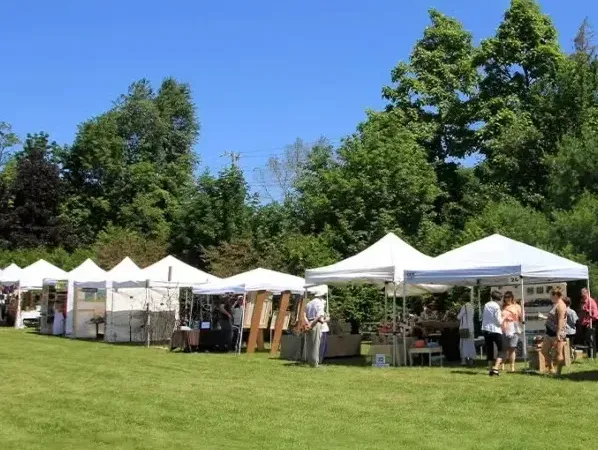 การใช้เต็นท์นิทรรศการ